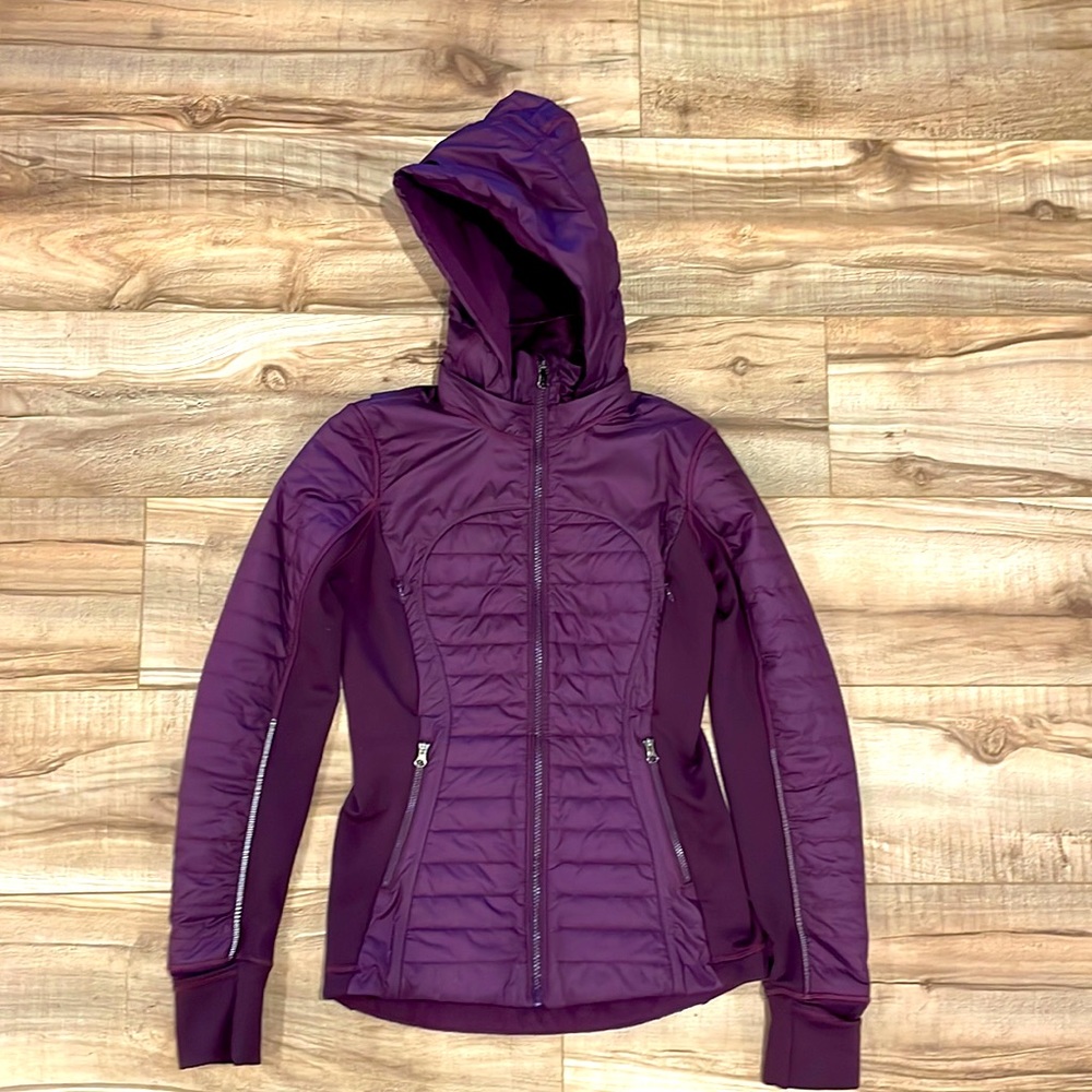 Lululemon Pack it Down Jacket - Fitted, plum color, size 4